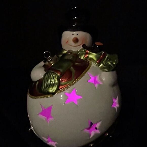 QVC Home Reflections Ceramic SNOWMAN Luminary with Flameless Candle in Gift Box  - Picture 12 of 14